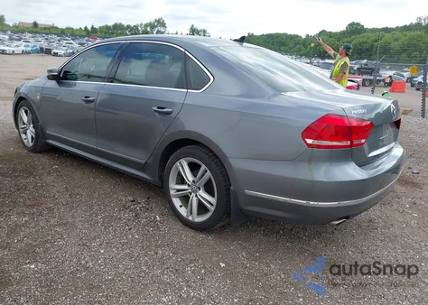 2015 Volkswagen Passat 2.0L Tdi Sel Premium z USA, uszkodzony, nr VIN 1VWCV7A31FC086648